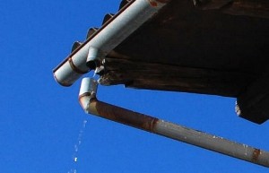 Leaking Gutter Disjointed Gutter