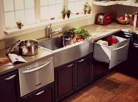 Kitchen With Low Elements