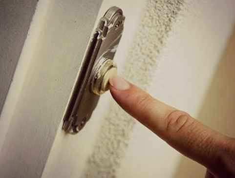 Ringing on Doorbell
