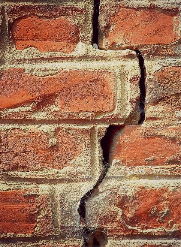 Cracked Wall Fix The Cracks in The Walls to Draught-Proof Your Home
